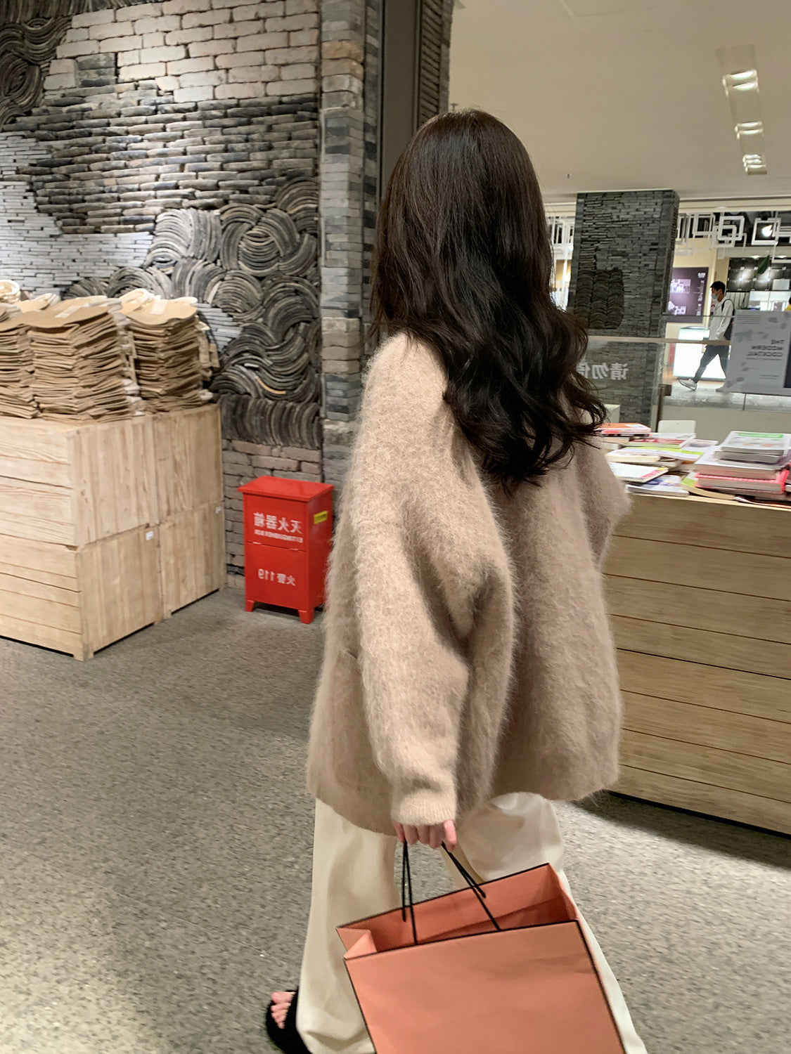 ニットカーディガン