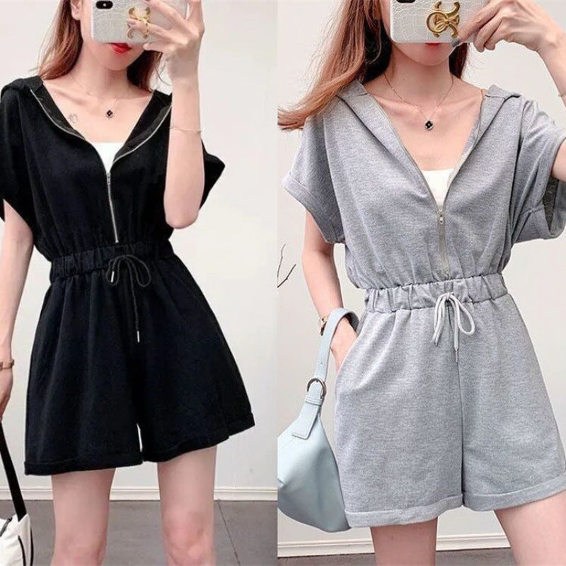 ゆるっと着られる フード付きジャンプスーツ