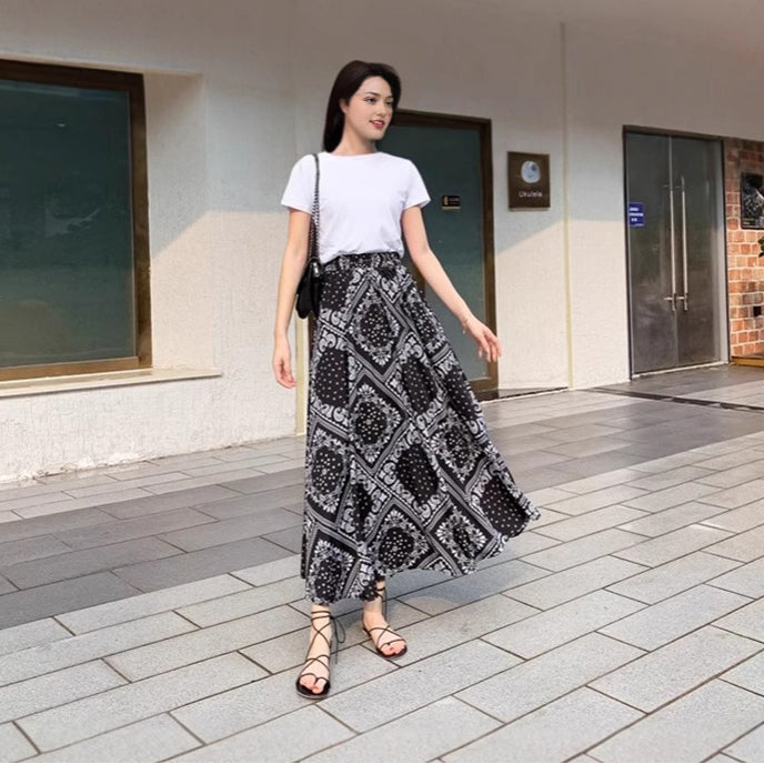 ペイズリー柄のロングワンピース