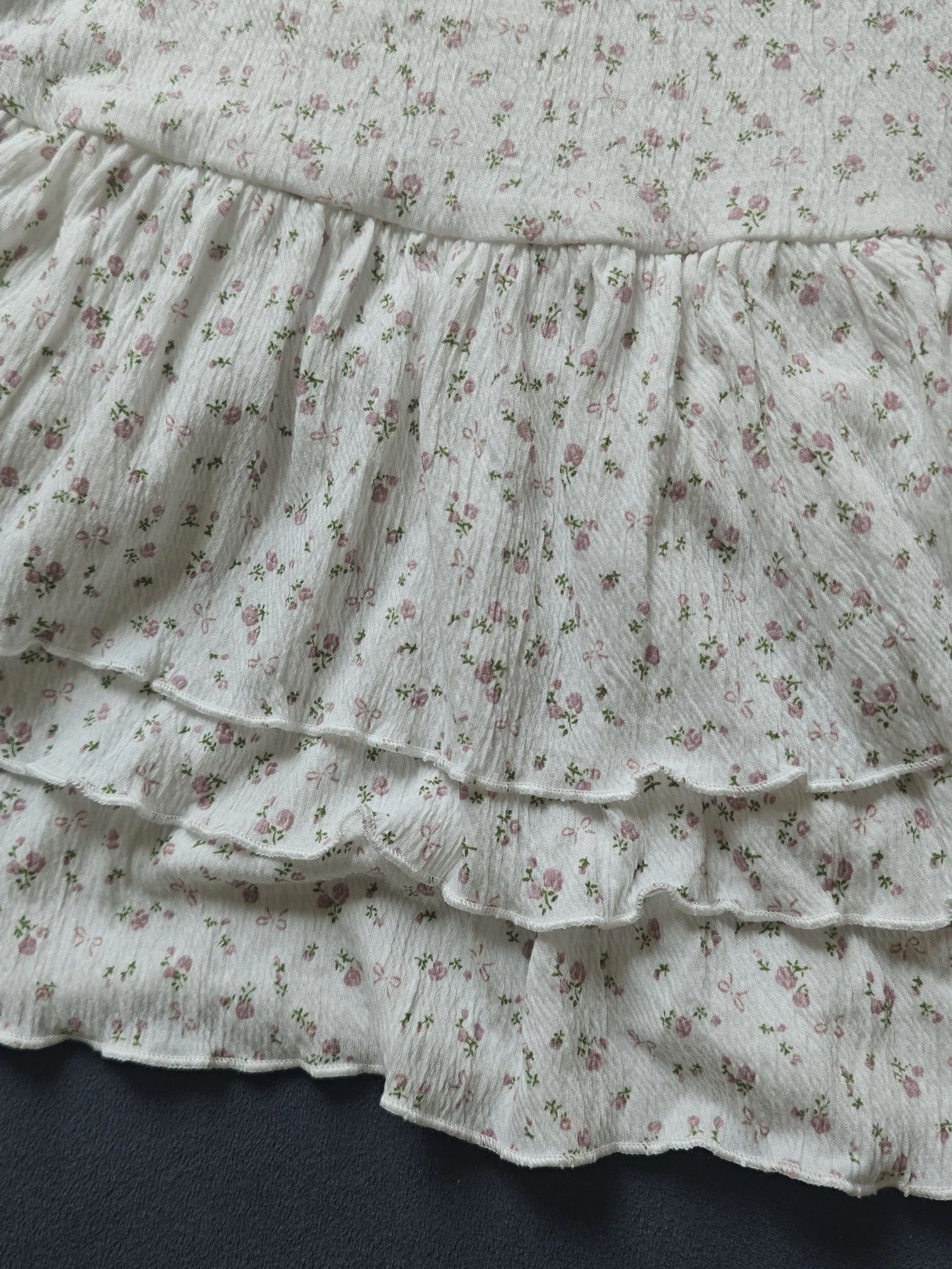 花柄サスペンダースカート