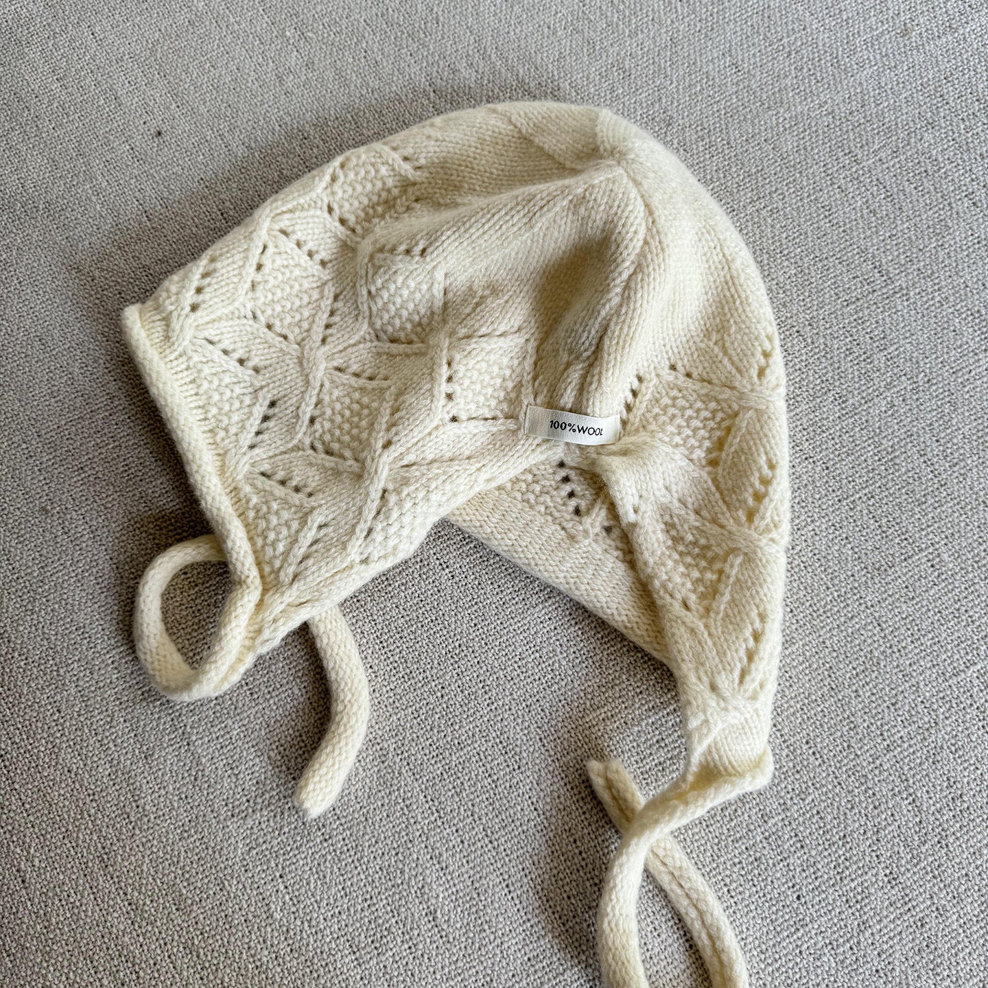 ウール100%ボンネット風ニット帽
