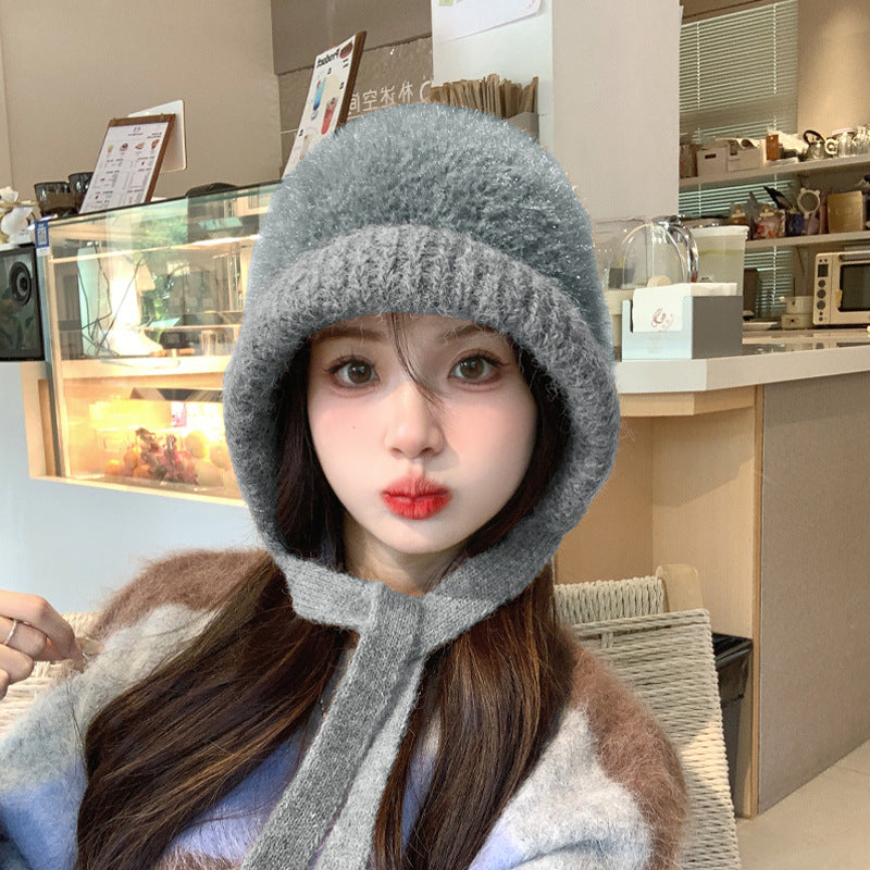 ふわふわ素材のニット帽