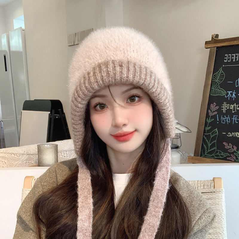 ふわふわ素材のニット帽