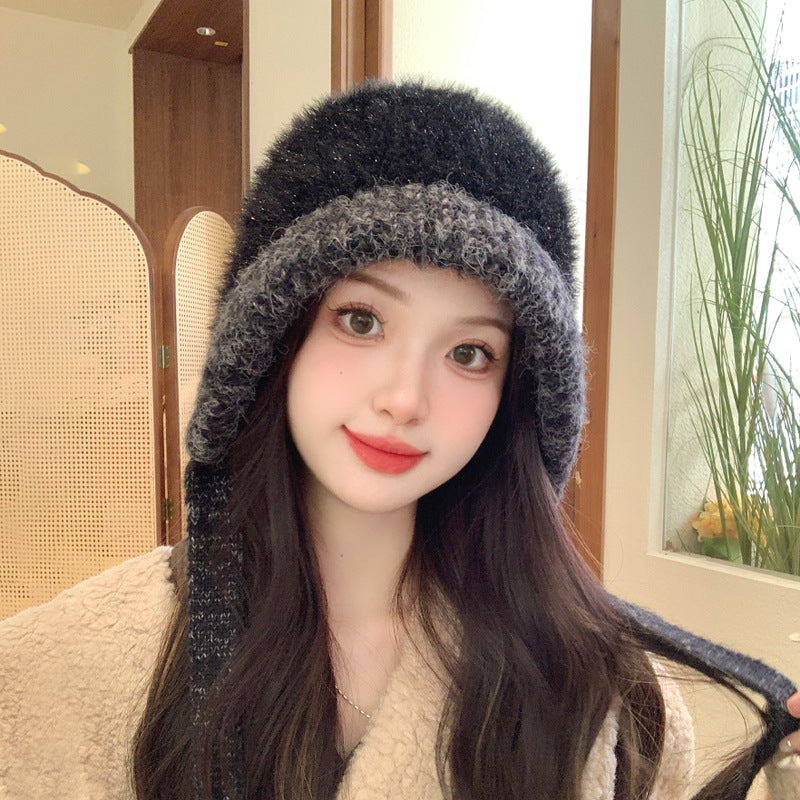 ふわふわ素材のニット帽