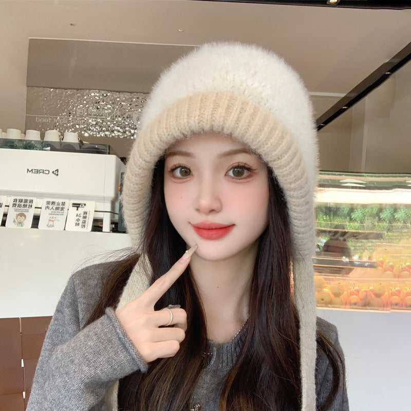 ふわふわ素材のニット帽
