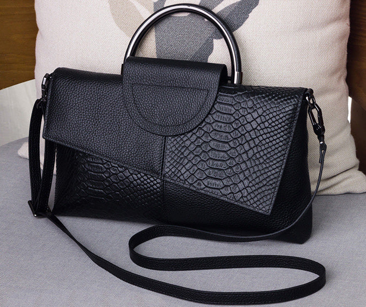 ハーフハンドルクラッチバッグ・斜め掛けOK