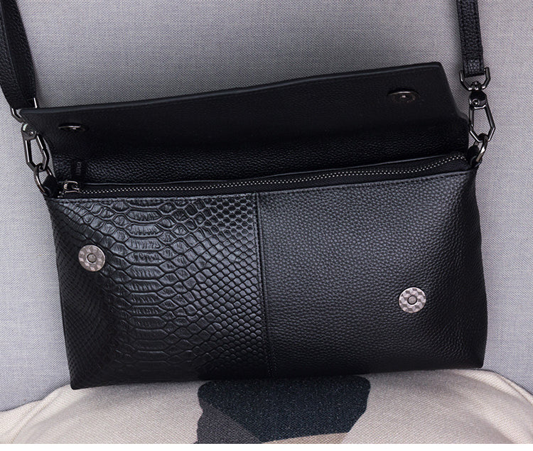 ハーフハンドルクラッチバッグ・斜め掛けOK