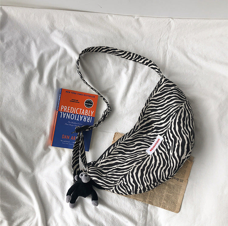 ゼブラ柄×メッセンジャーバッグ