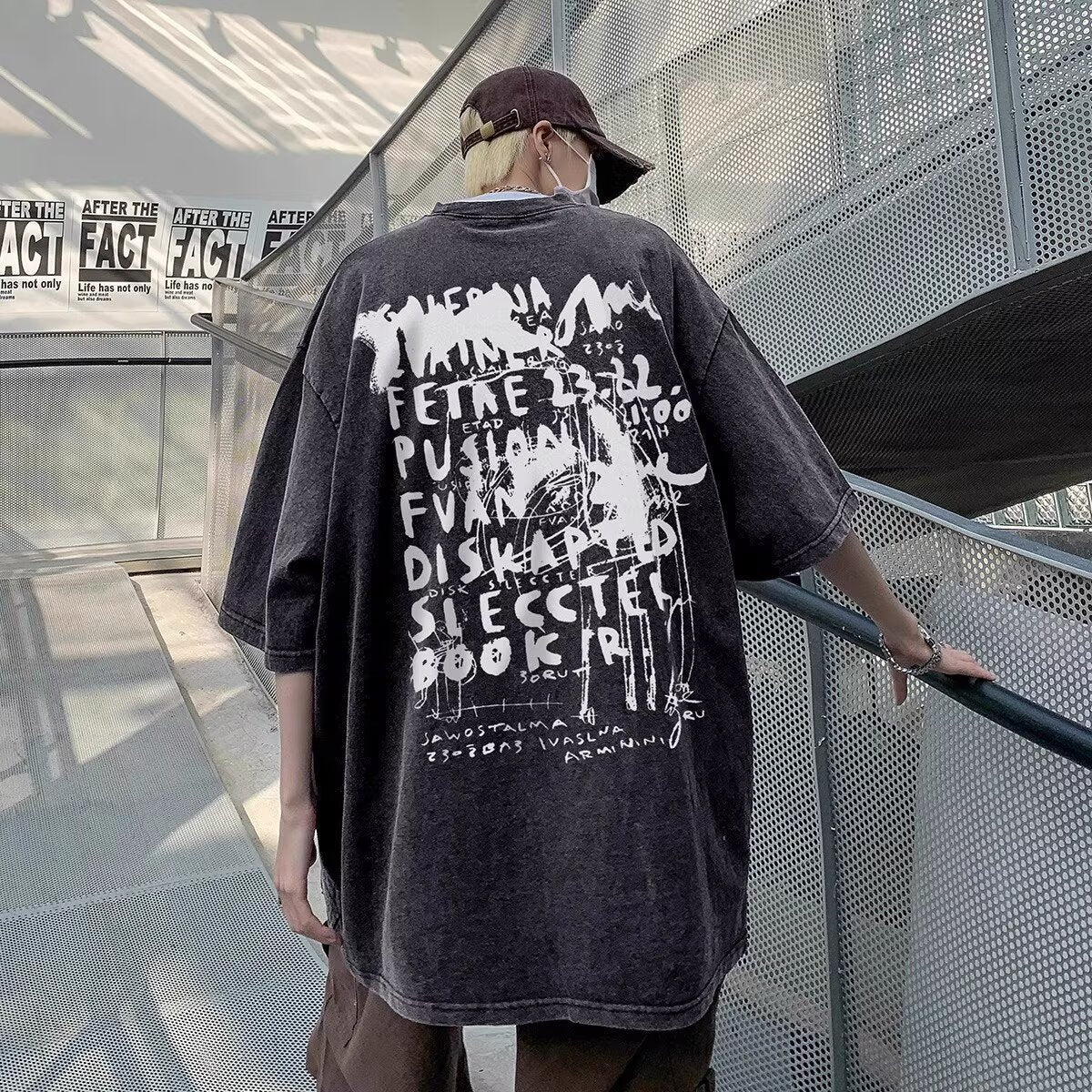 ランゲージアートグラフィカルTシャツ