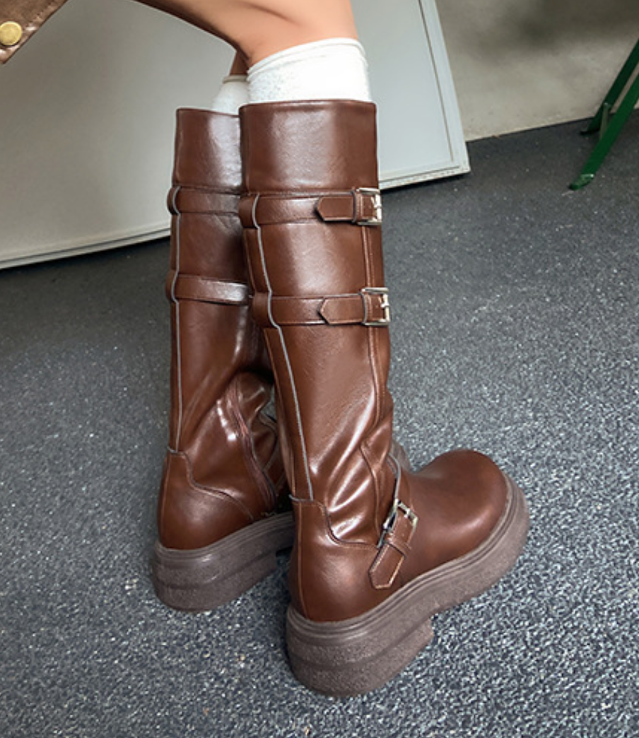 ベルトがアクセント♪ロングブーツ