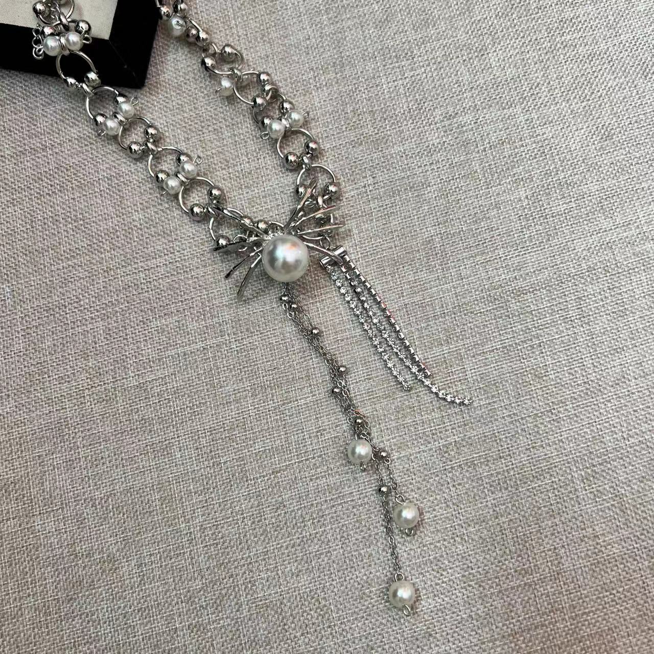 スパイダータッセルパールネックレスチョーカー