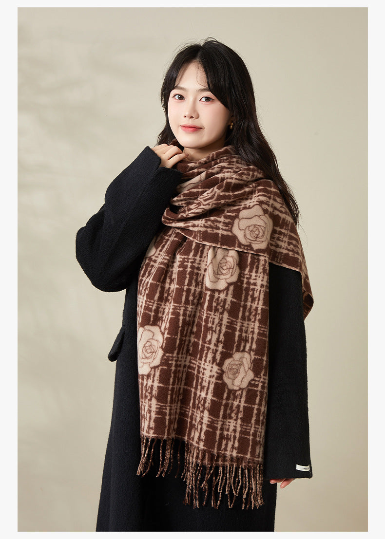 上質な花模様が魅せる カメリアストール