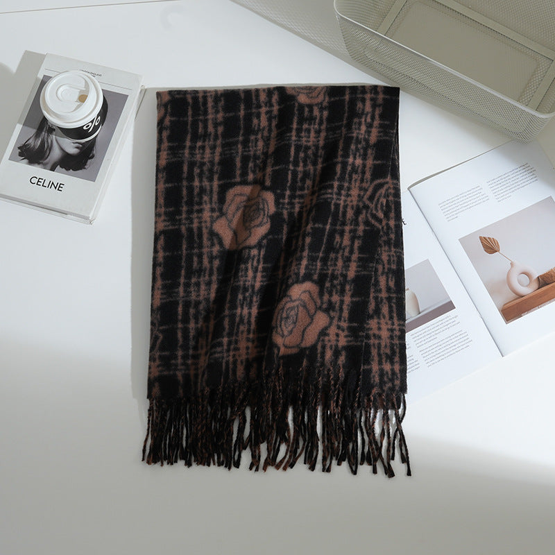 上質な花模様が魅せる カメリアストール