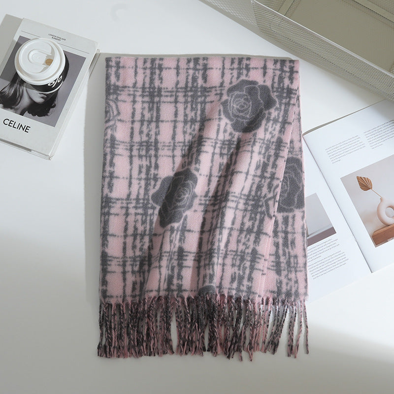 上質な花模様が魅せる カメリアストール