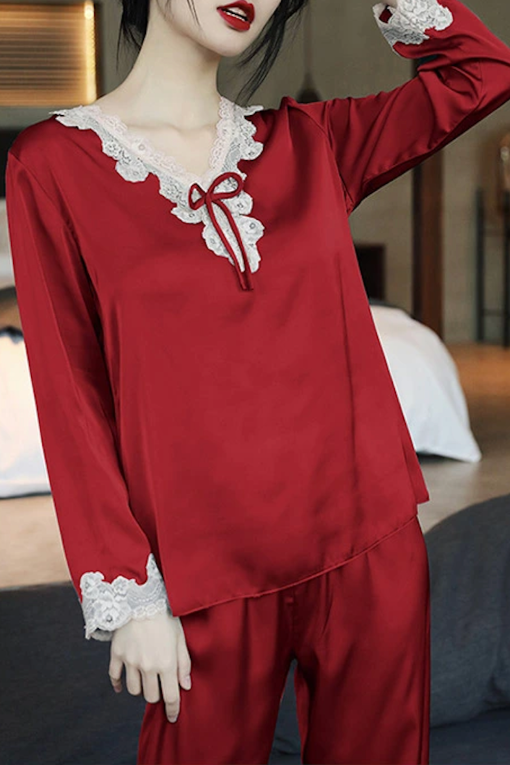 大人かわいい・サテン＆レースパジャマ