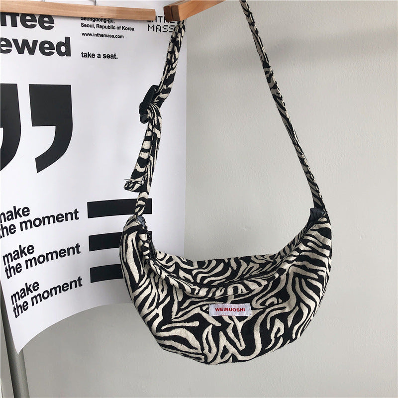 ゼブラ柄×メッセンジャーバッグ