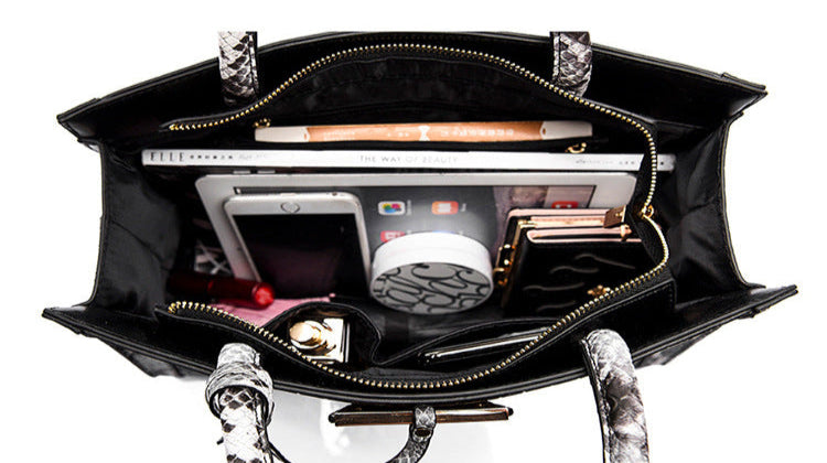 パイソン柄×ハンドバック