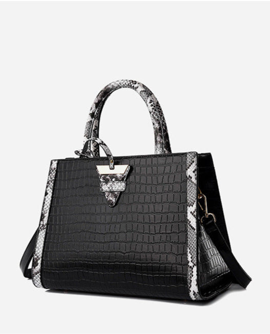 パイソン柄×ハンドバック