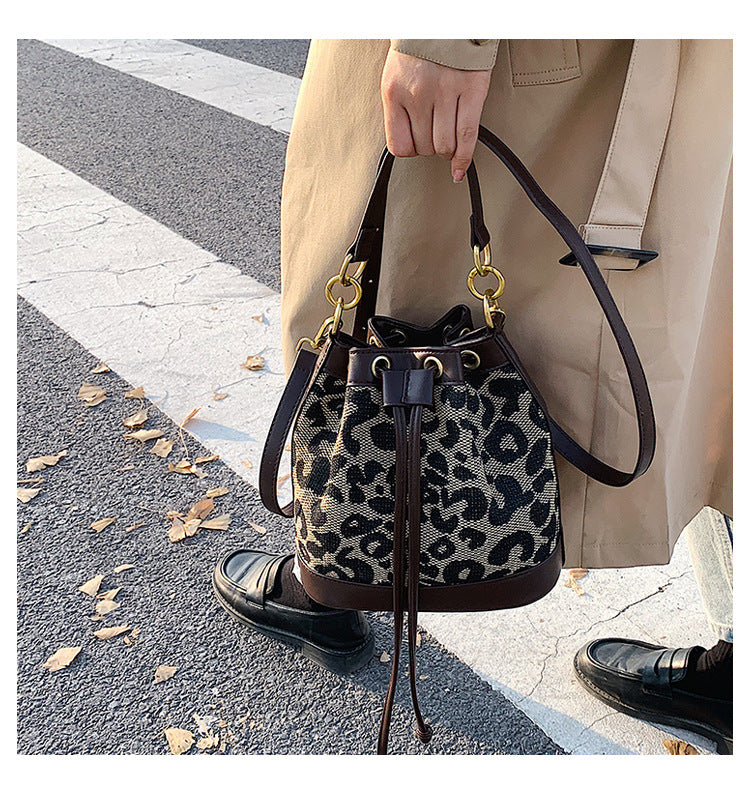 ヒョウ柄×バケットバッグ