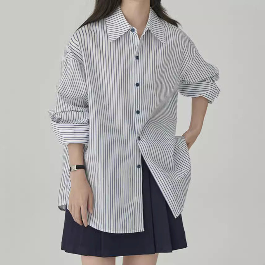 カレッジスタイルブルーストライプシャツ