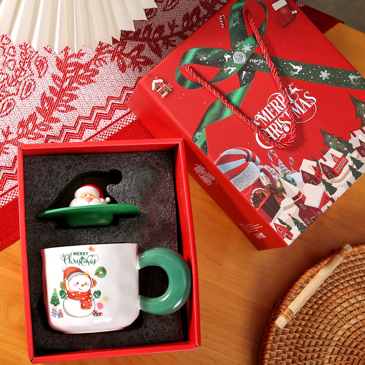 陶器のクリスマスマグ