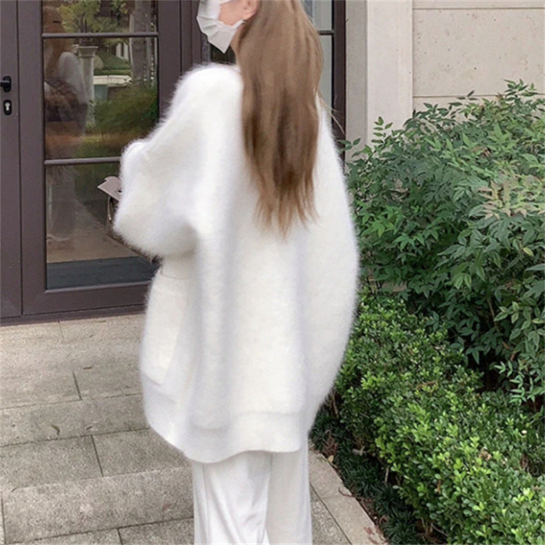 ミドル丈のゆったりカーディガン