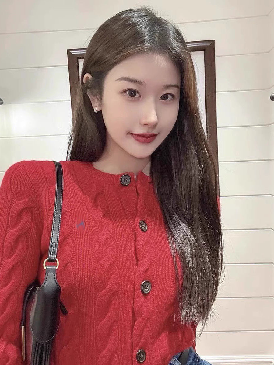 レトロなケーブルニットカーディガン