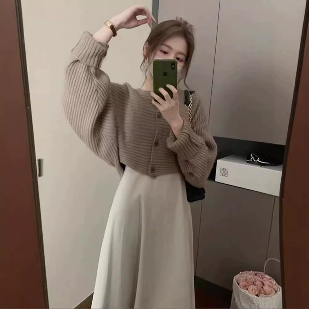 クロップドカーデ