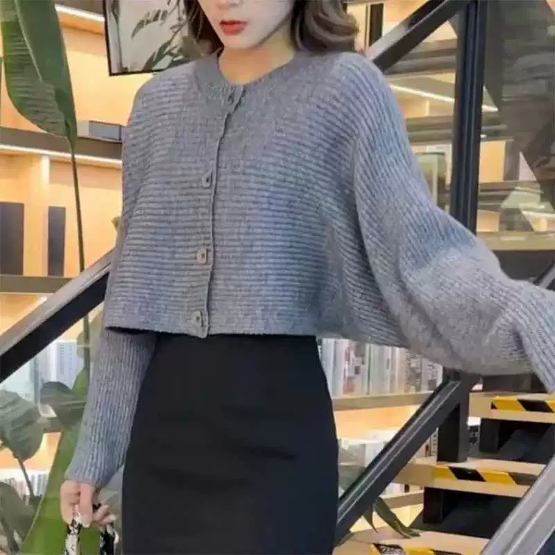 クロップドカーデ