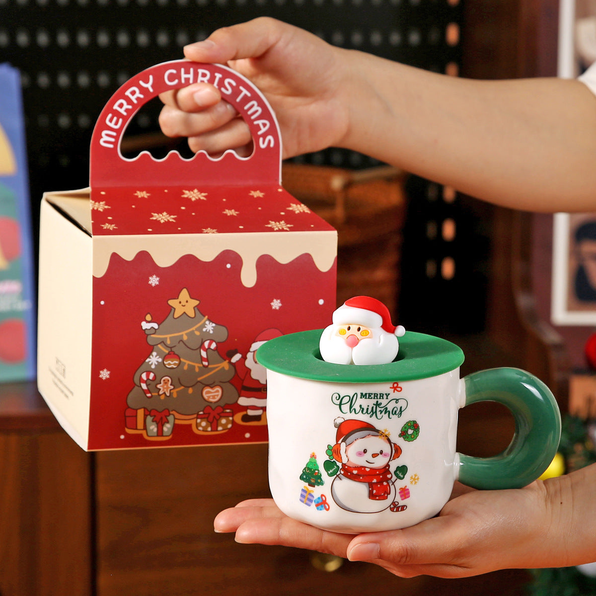 陶器のクリスマスマグ