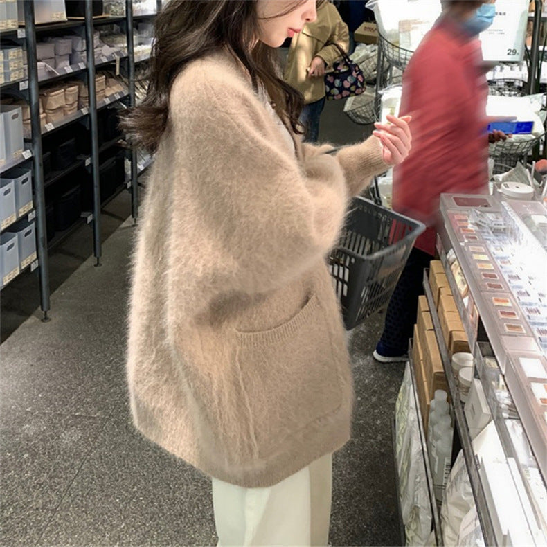 ミドル丈のゆったりカーディガン