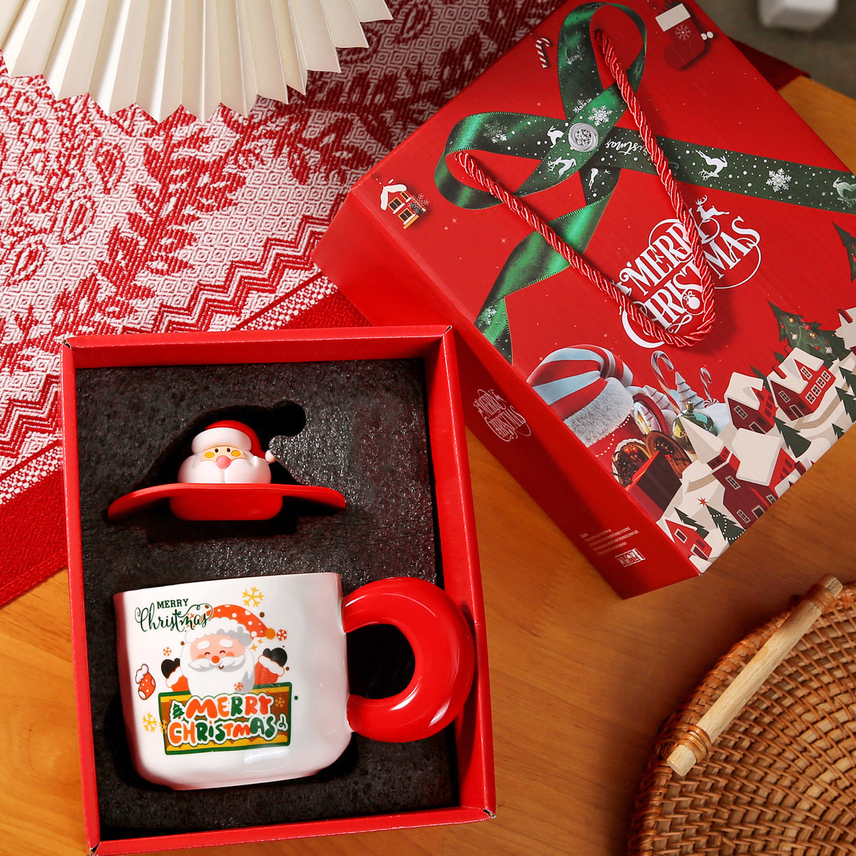 陶器のクリスマスマグ