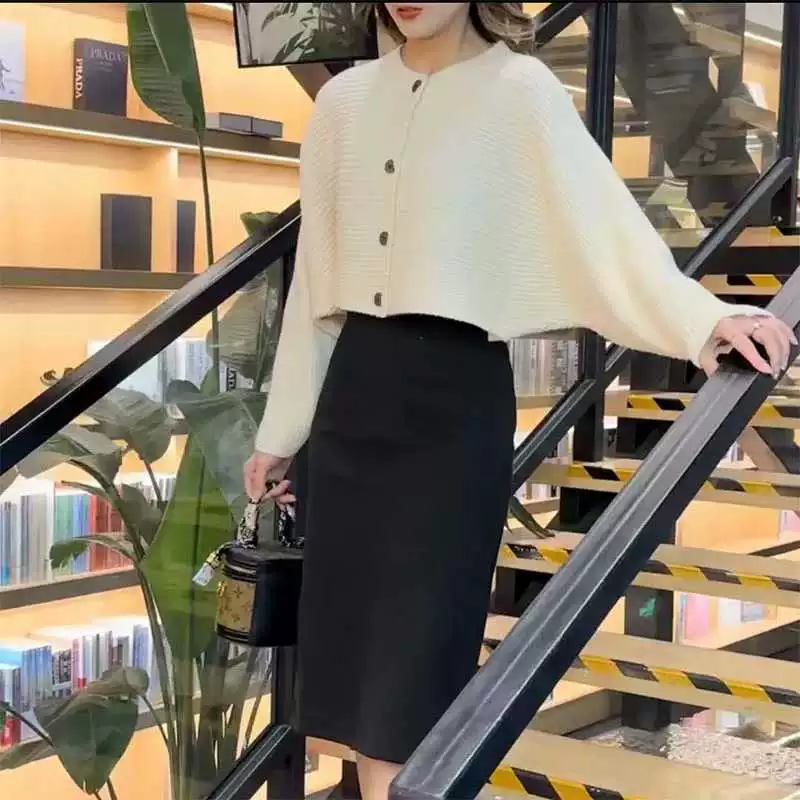 クロップドカーデ