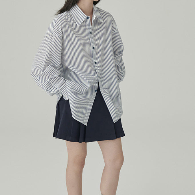 カレッジスタイルブルーストライプシャツ