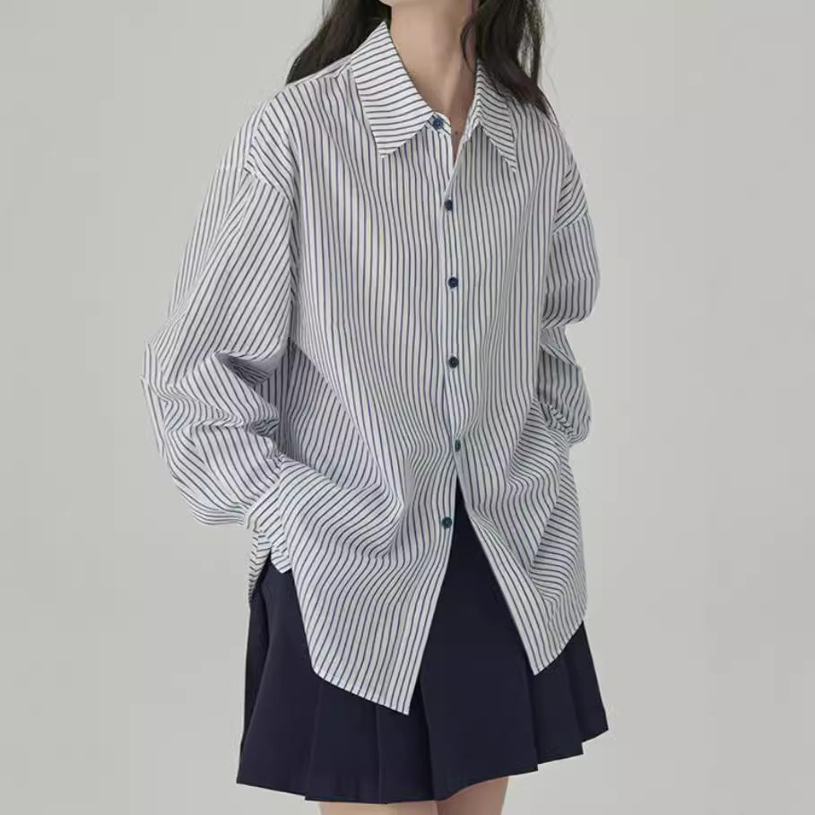 カレッジスタイルブルーストライプシャツ
