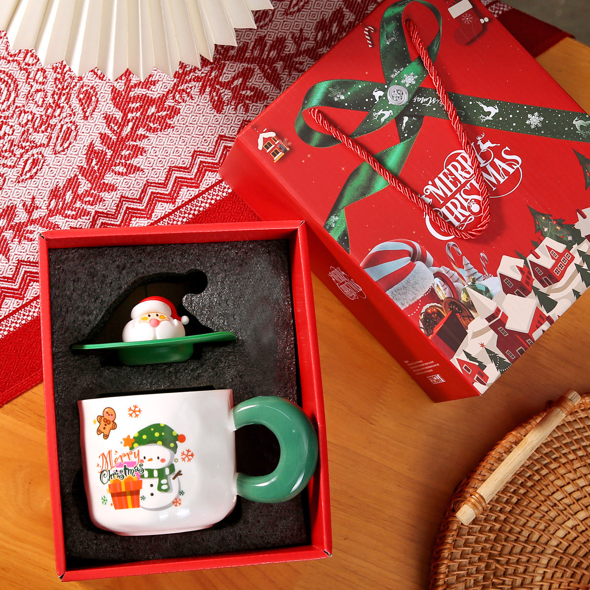 陶器のクリスマスマグ