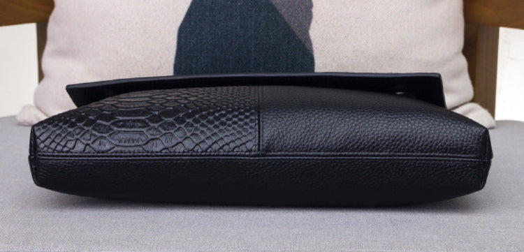 ハーフハンドルクラッチバッグ・斜め掛けOK