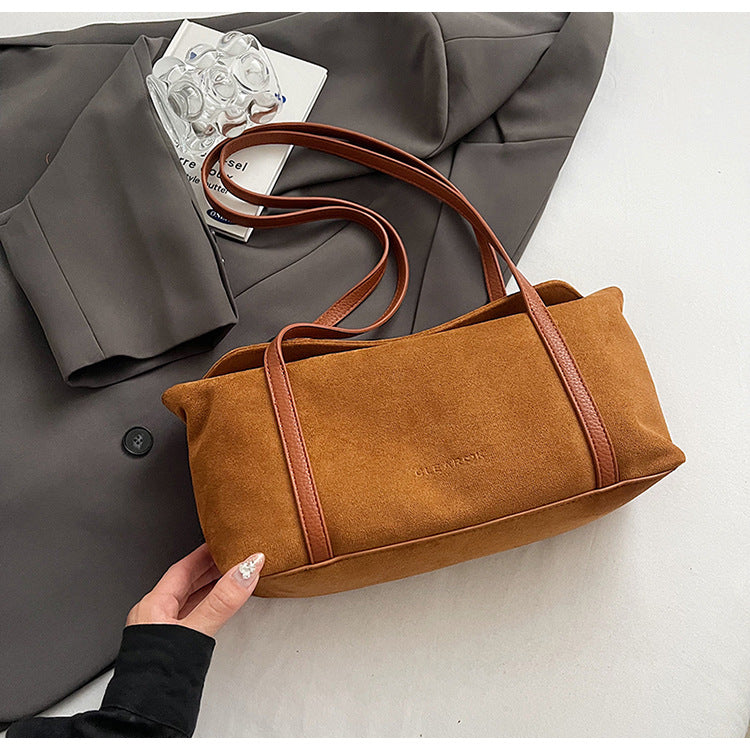 スエードタッチショルダーバッグ