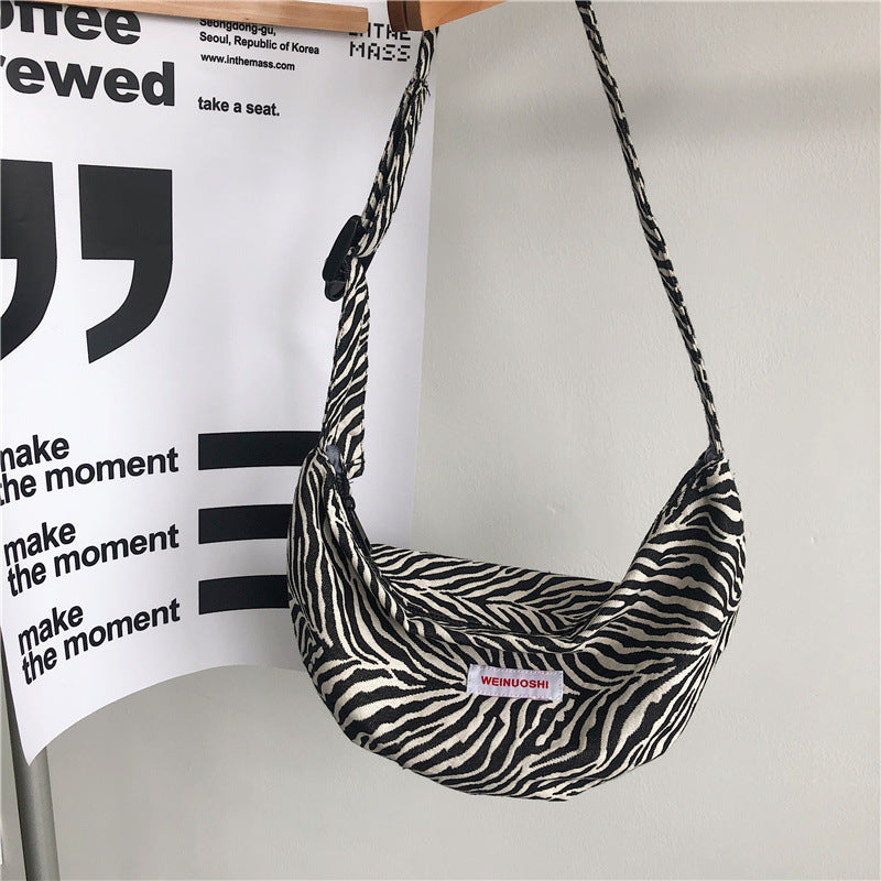 ゼブラ柄×メッセンジャーバッグ