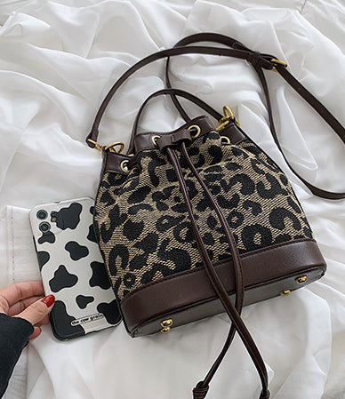 ヒョウ柄×バケットバッグ