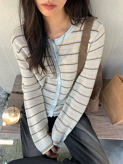 ショート丈ボーダーカーディガン