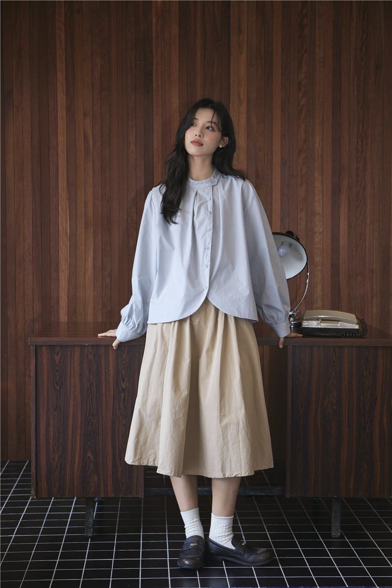 ノーカラーブルーシャツ