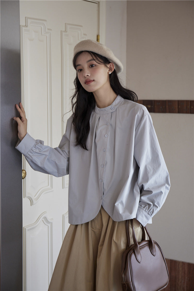 ノーカラーブルーシャツ