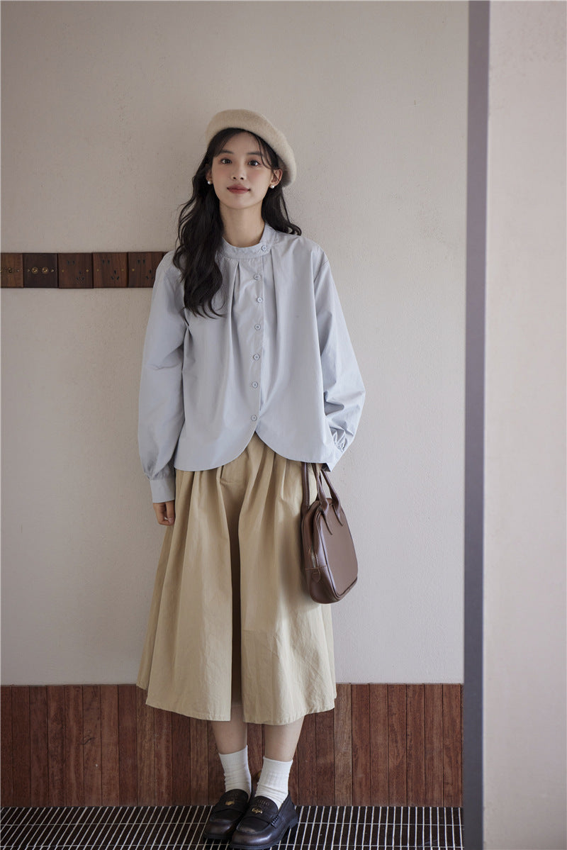 ノーカラーブルーシャツ