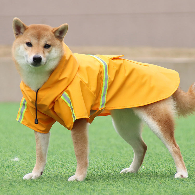 鮮やかカラーで視認性くっきり！ レインコート