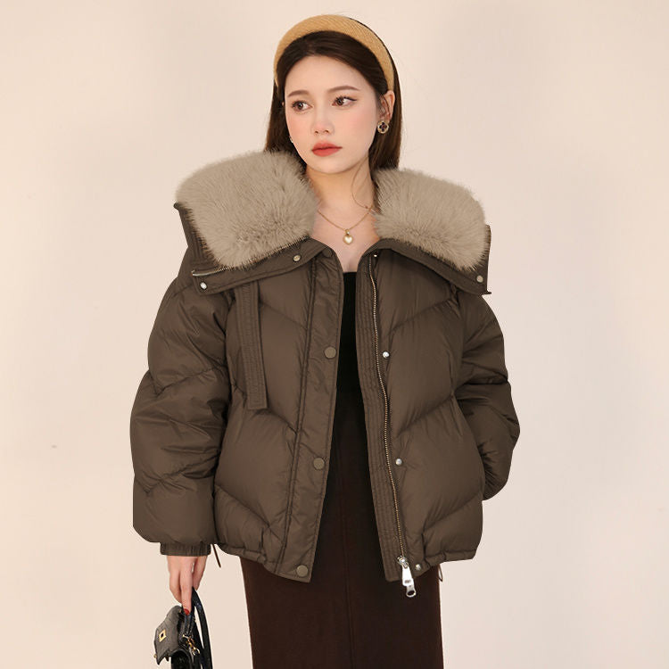 ふわもこ襟で冬のヒロインに♡フェイクファーダウン