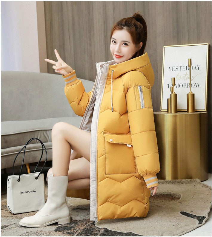 冬を華やかに彩るバイカラーロングダウン