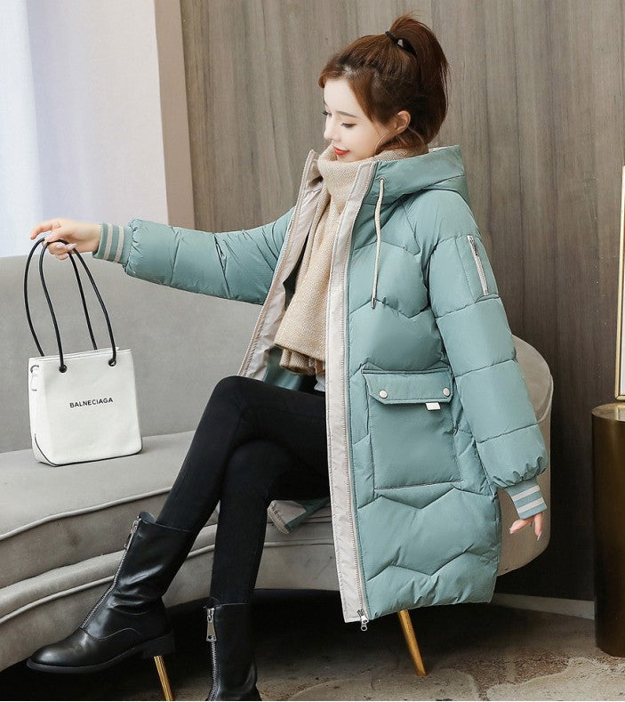 冬を華やかに彩るバイカラーロングダウン