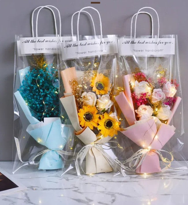 華やかに輝くフラワーブーケ