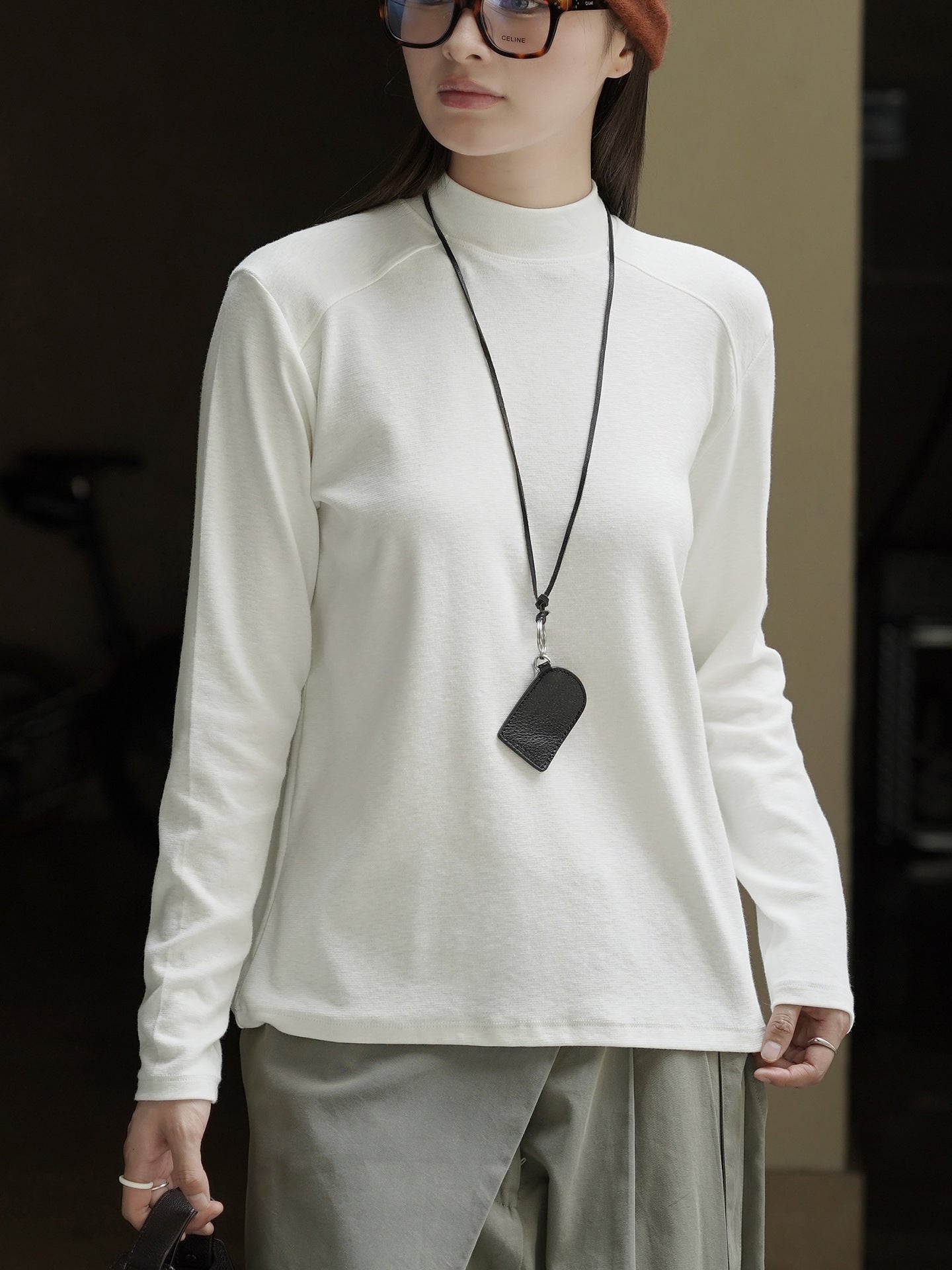 ハイネックTシャツ